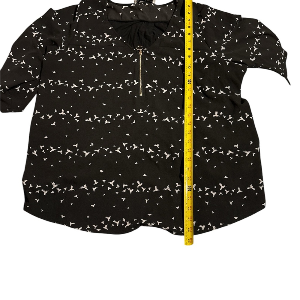 Tempted hearts Black and White V-Neck Blouse - Picture 5 of 7
